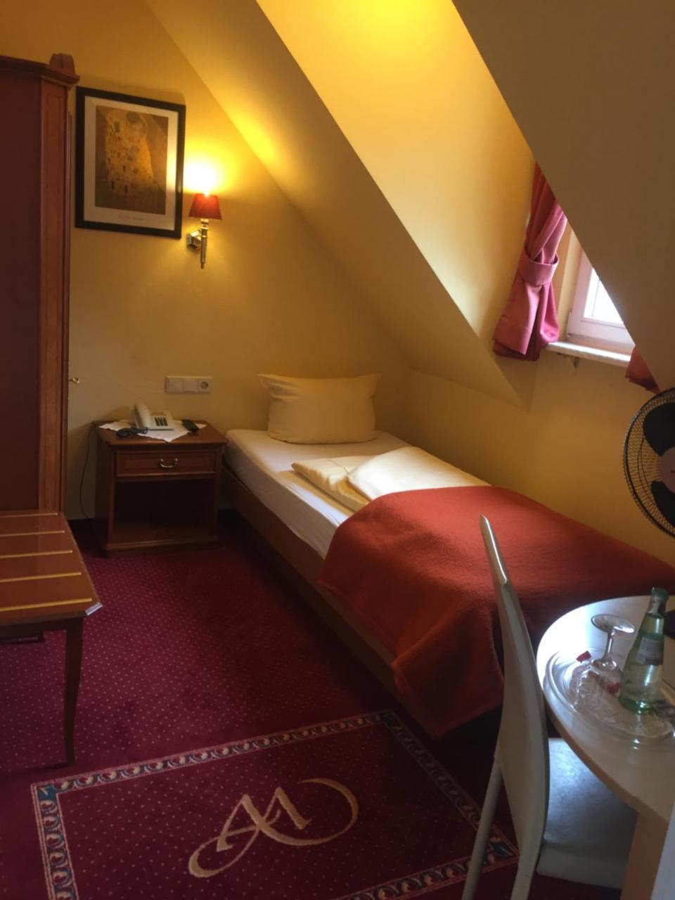 Hotel Garni Wiestor อูเบอร์ลิงเงน ภายนอก รูปภาพ